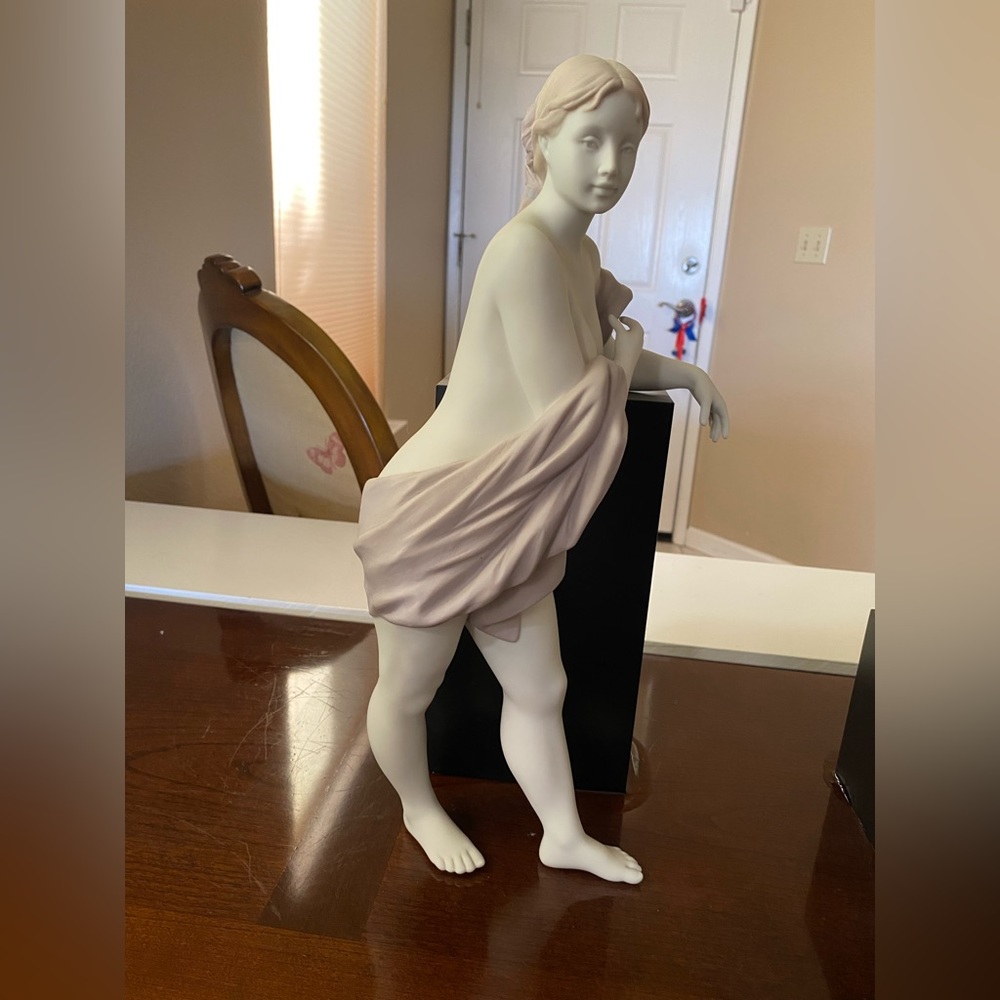 RETIRED 2008 ‘INNER BEAUTY ’ Lladro item#01016889